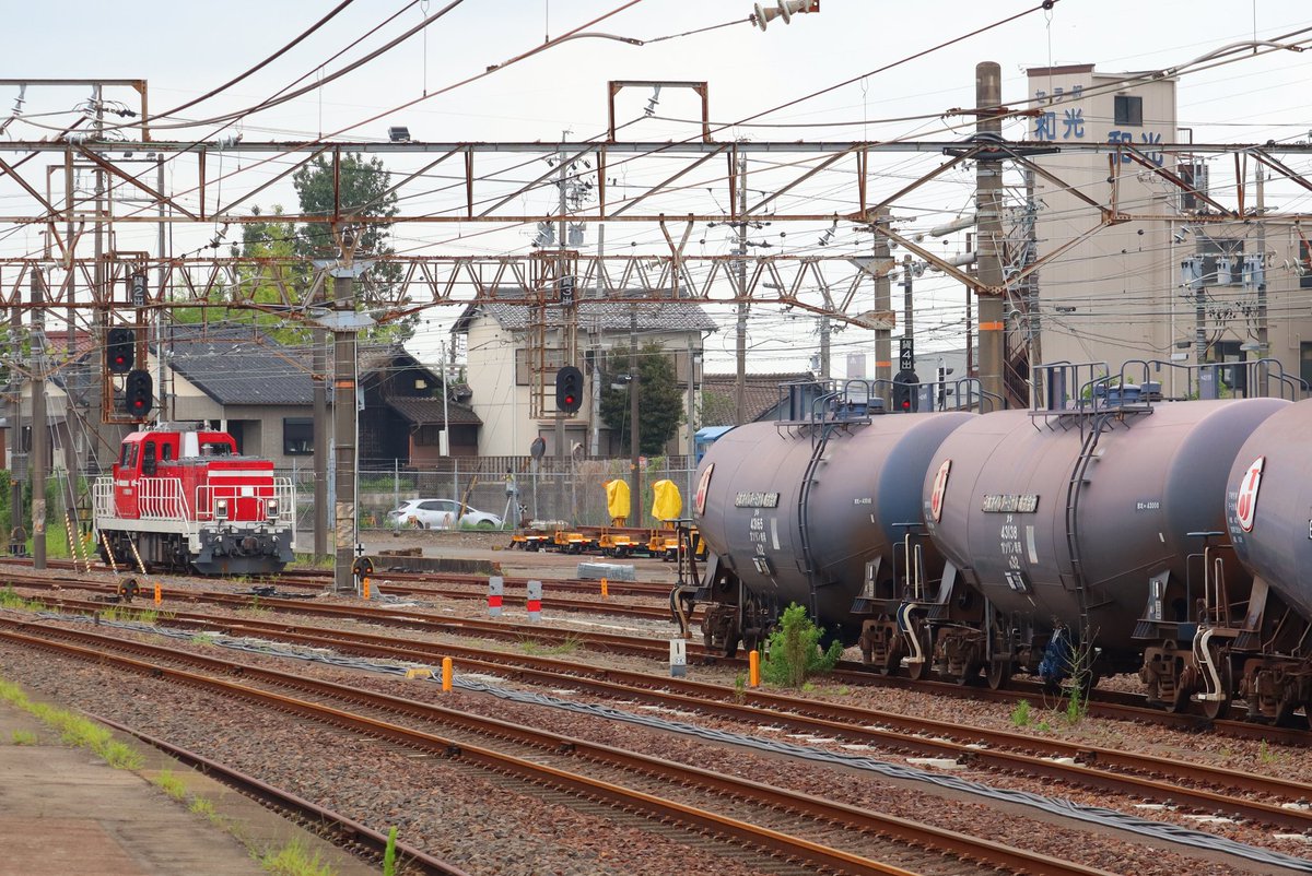 mu6417nambu's tweet photo. 1550レ　EF210-120 +タキ×3+コキ×6
5570レ　KD58-1 単機
550レ　KD58-1 +タキ×3+コキ×6

久々に衣浦臨海鉄道を撮影
ついにタキ43000のトプナンも半田埠頭へ
バイトの時間が迫っていたので今回は記録程度にちゃちゃっと済ませました https://t.co/Hw0RZcp6vF