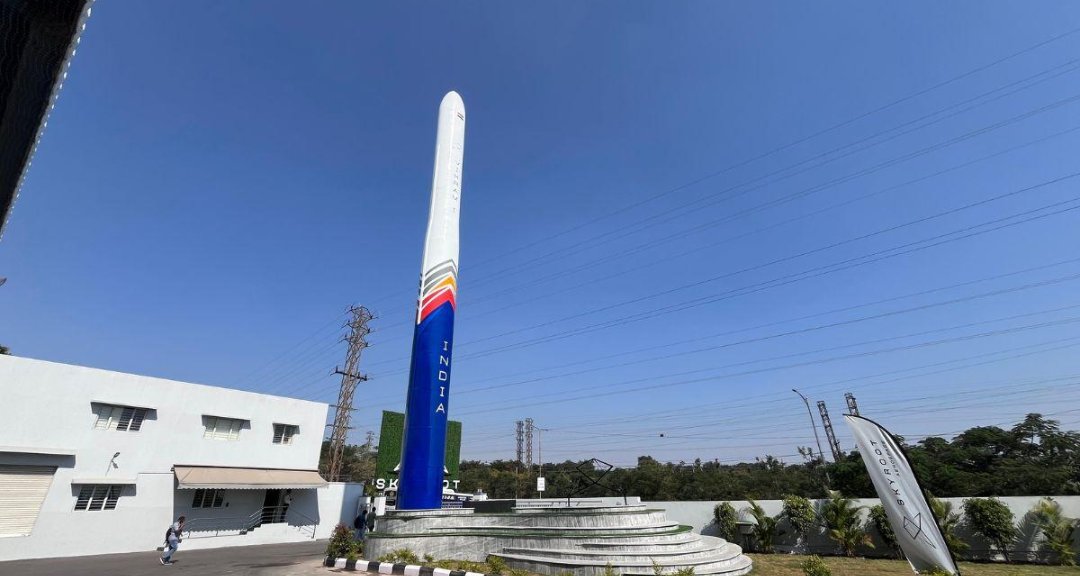 IndiaBrief365's tweet photo. 🚀 India's First Private Orbital Rocket Set for Maiden Launch
Skyroot Aerospace's Vikram-1 is scheduled for its maiden test flight, Mission Aagaman, today at 11:30 AM from the Satish Dhawan Space Centre, Sriharikota.
#Andrapradesh #Vikram1 #ISRO #Space #indiaa #SkyrootAerospace https://t.co/JJdJZf1E6D