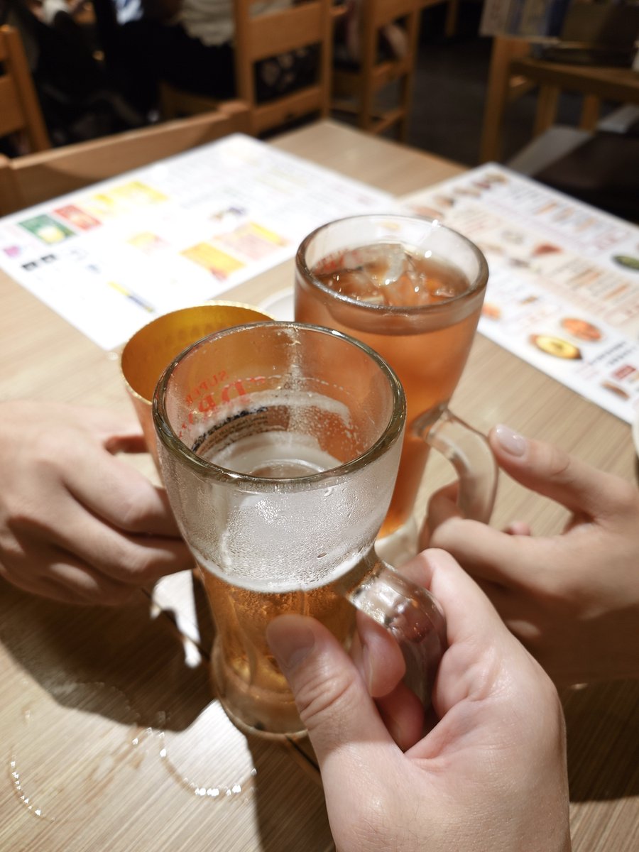 float0617's tweet photo. 対バン前に軽く🍻 https://t.co/aoJWZCChTL