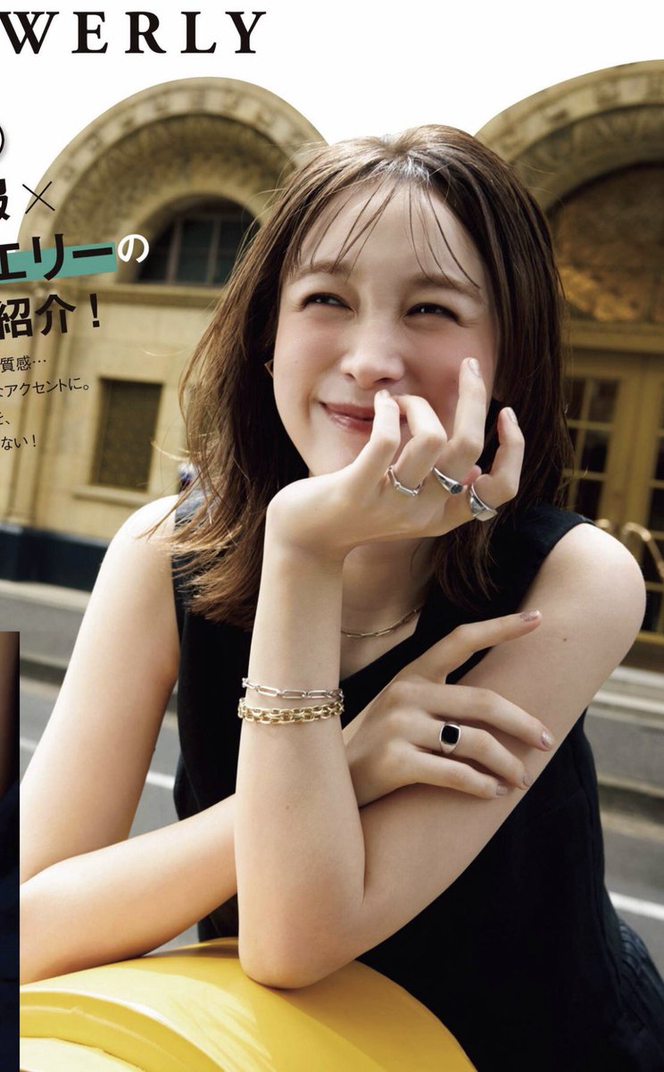 yuyudayo0924's tweet photo. 今月のCLASSYのジュエリー特集も可愛い~色んな雑誌で定期的にジュエリー特集されるけどハイジュエリーから手に取りやすいものまで網羅的にセンス良くまとめてくれてるし合わせ方もいつもとっても可愛いからCLASSYが1番好き💡♡🐈 https://t.co/HeXjl3vmfm