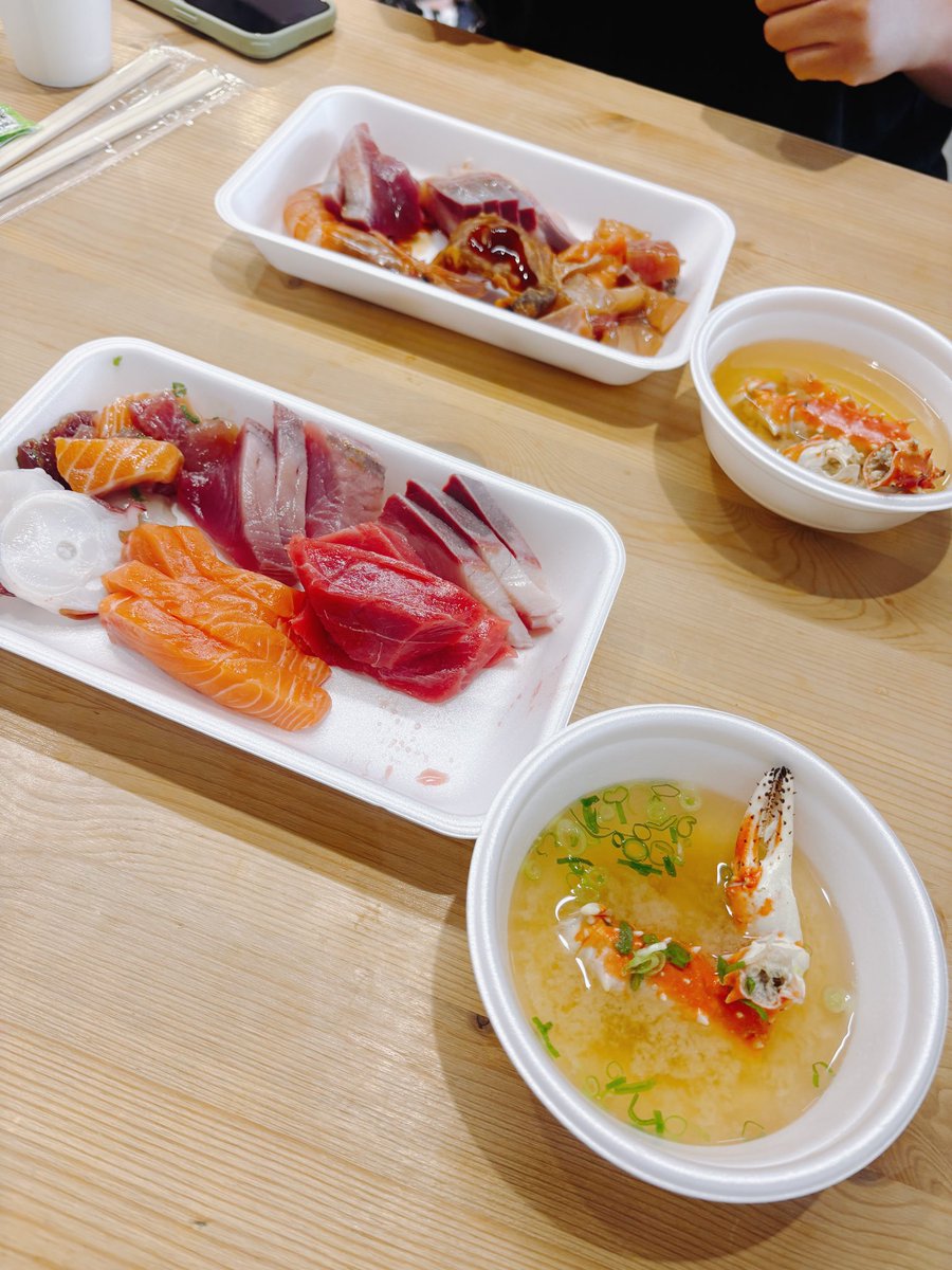 kakoannnn's tweet photo. お魚食べ放題きて腹パン https://t.co/H5EyIKEiGw