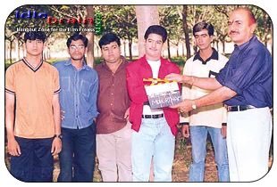 KotiNTRDHF's tweet photo. Vammo NTR frist movie ki mottam Nandamuri family digindi 😭😭😭 https://t.co/qINcIhXY2c