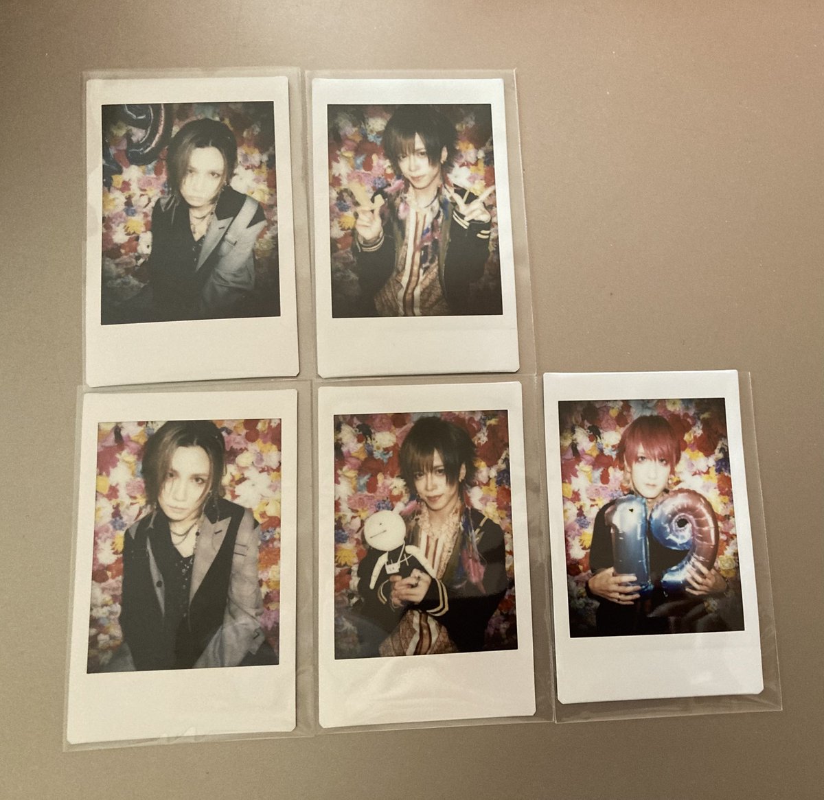 mayu20260720's tweet photo. 【お譲り】
vistlip チェキ 七夕 
19th Anniversary LIVE［CLOCKWORK JUKEBOX］ 
 
譲：Yuhさん、Tohyaさん、瑠伊さん 
求：定価
 
7/20名古屋での手渡し可能です。

お気軽にお問い合わせ下さい。 https://t.co/AhR8EMbmy2