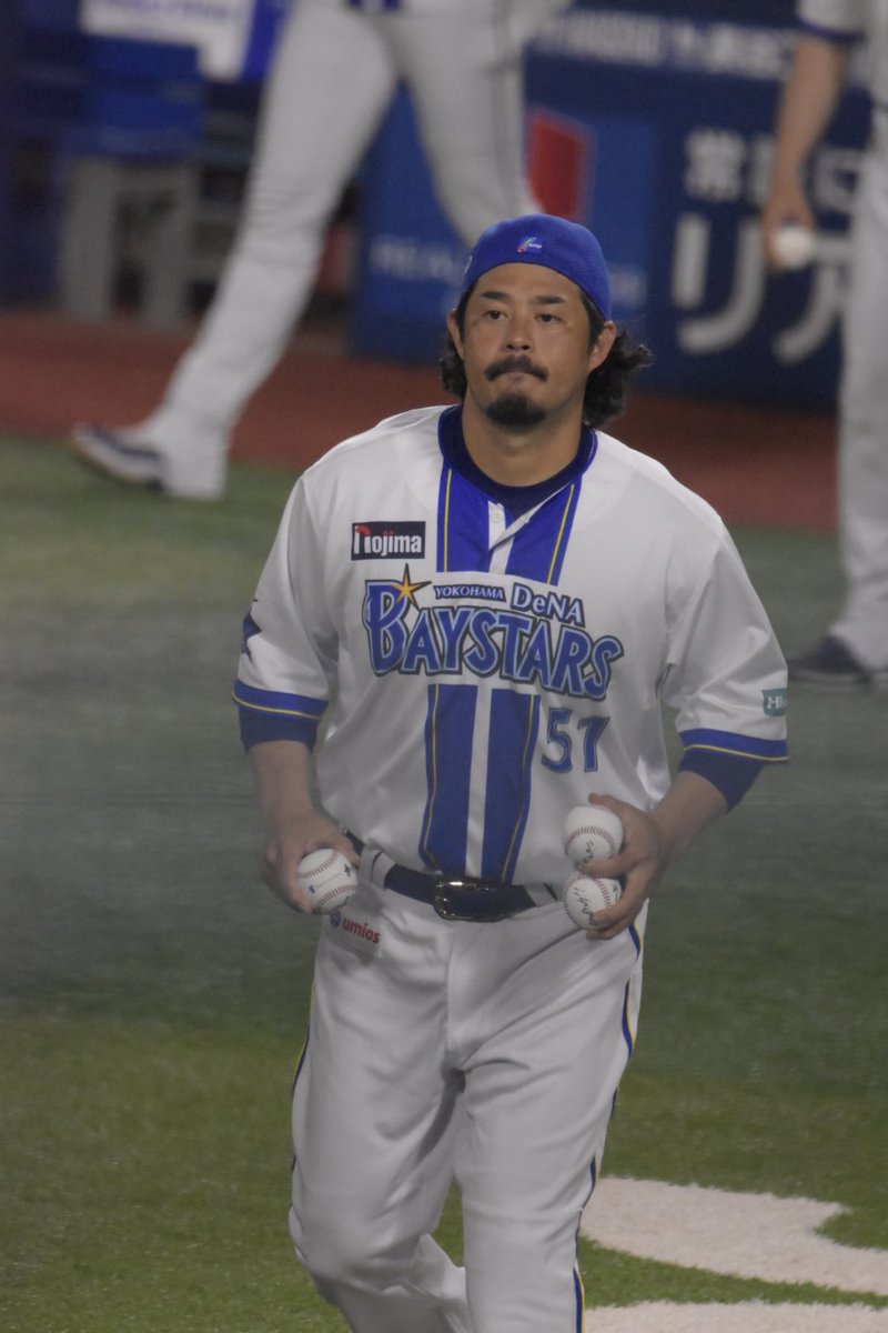 dz_ds_dn's tweet photo. 7/17 ハマスタ

1番に3塁側来てくれてた🥹

#baystars 
#宮﨑敏郎 https://t.co/VK7gK93cS9