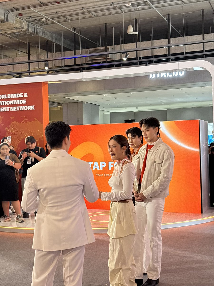Five45am's tweet photo. แฟนคลับน้องๆ น่ารักมากครับ ทำงานด้วยง่าย ไม่มีปัญหา ผ่านจบงานไปได้ด้วยความสนุกมากๆ จบไปอีกงานแล้วววว https://t.co/5xsuwEUHn8