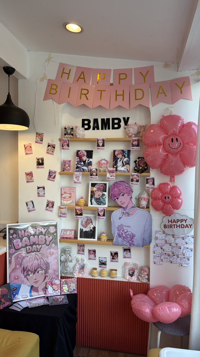 PlliEarng28's tweet photo. มาแล้วววว 💗 #PLLIมาเฟ่ #BambyBDPJ https://t.co/bqUgJGlnmv