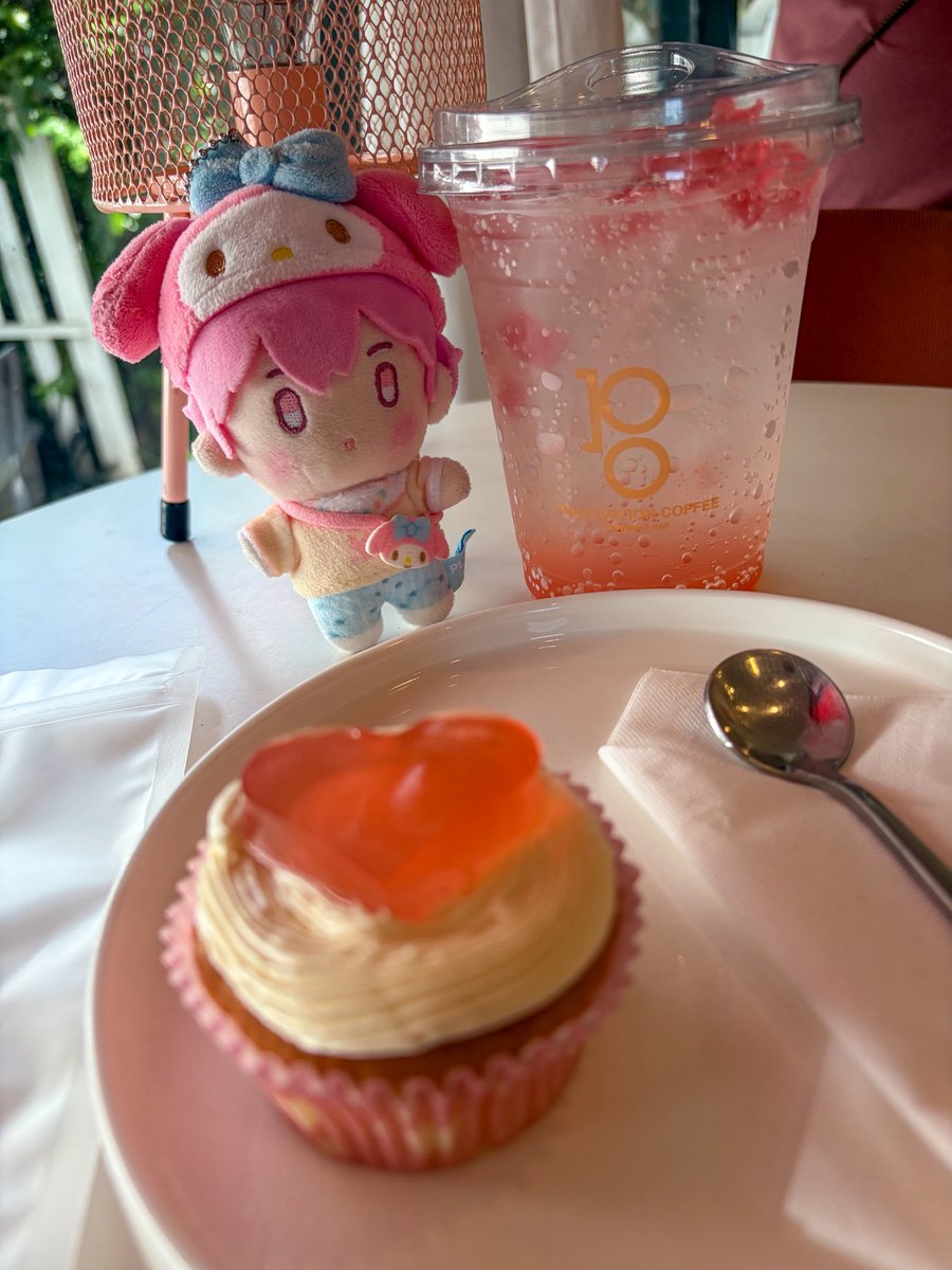 PlliEarng28's tweet photo. มาแล้วววว 💗 #PLLIมาเฟ่ #BambyBDPJ https://t.co/bqUgJGlnmv