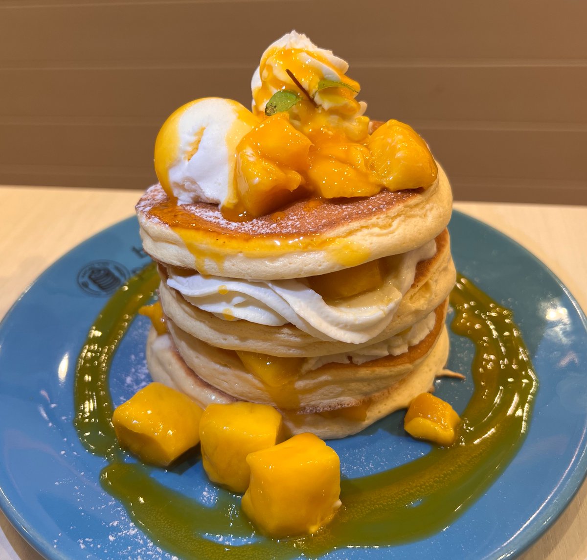 Ry_st_2's tweet photo. ピーチソーダとパンケーキ🥞✨
さすがに甘さ激重だった🤣 https://t.co/POL6RDY3lC