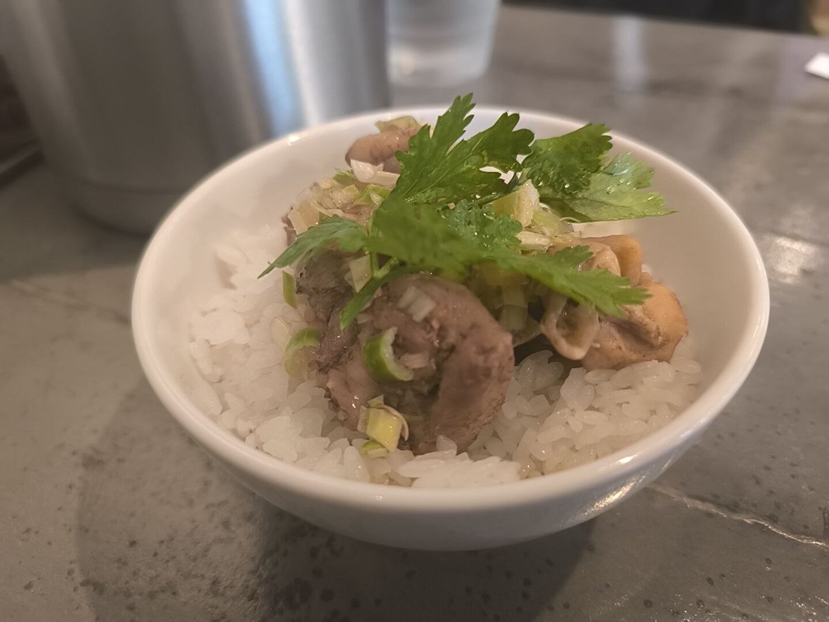 shioemon777's tweet photo. 麻辣湯！
娘のおごりで気兼ねなくトッピングしちゃったので睨まれてます。
Lunch1人が2000円は高過ぎた（😂）　

はいはい、お支払いします笑（😭）

＃七宝麻辣湯
＃五反田 https://t.co/AotVLEvA6b