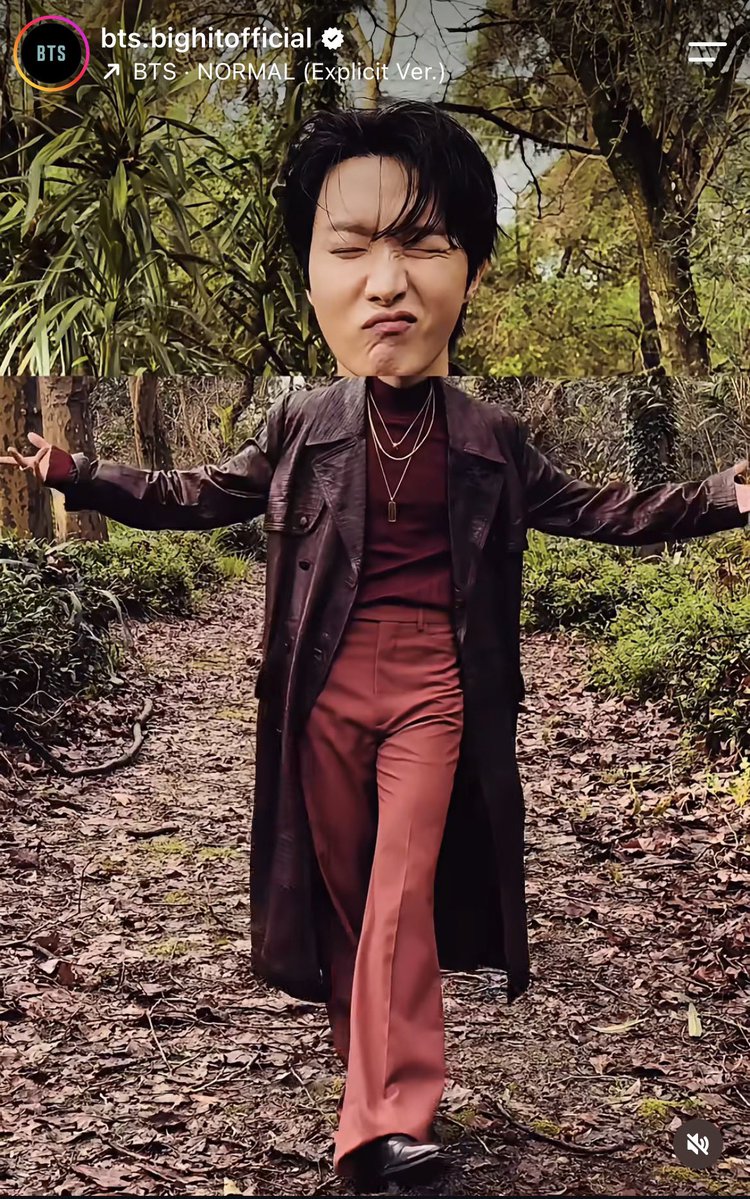 lunesume's tweet photo. literally gasped seeing hobi’s fit lmfaooo https://t.co/1RV7Z93jdU