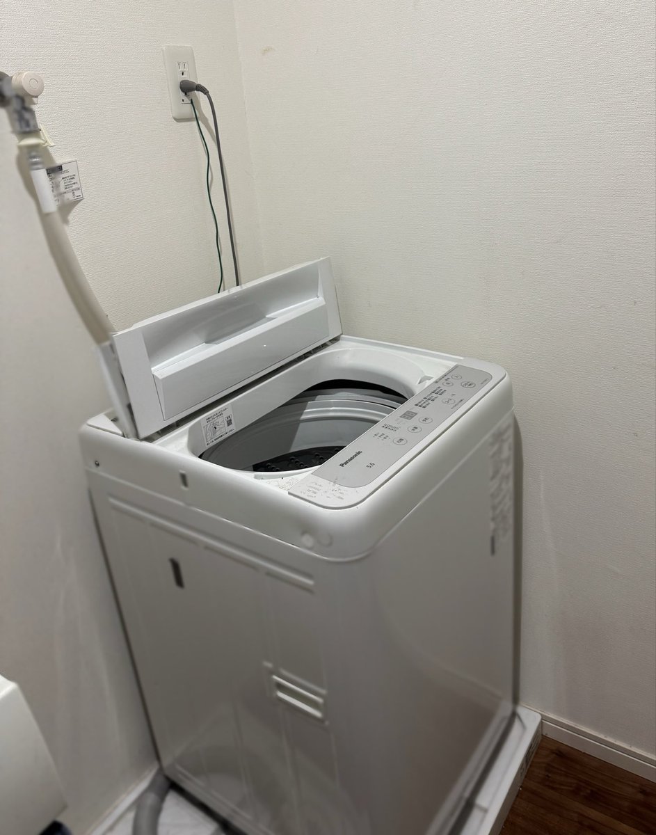 rejiSUN's tweet photo. 洗濯機壊れたので買い換えた
デカい！上がる！ https://t.co/8CwbcVyrUN
