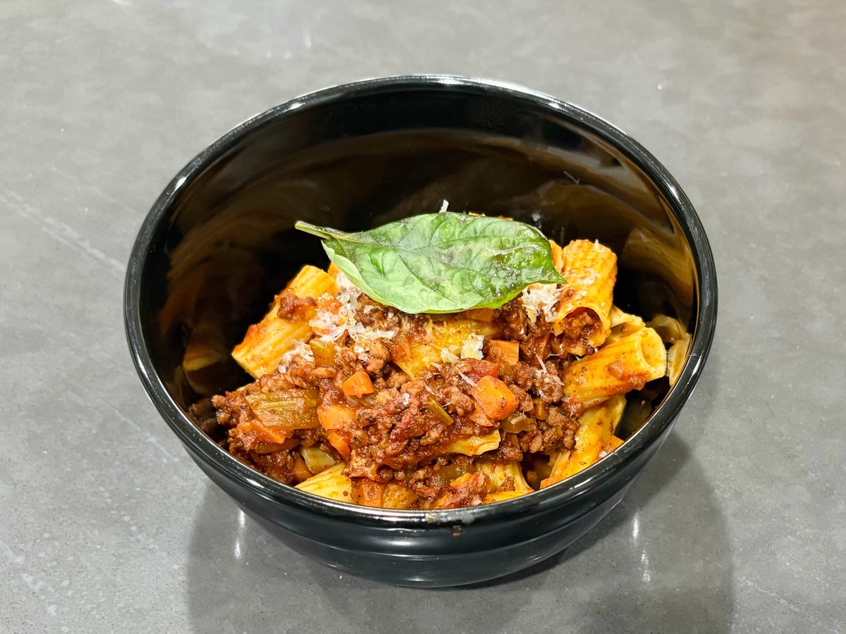 Mick_Lee_'s tweet photo. Made some ragu Bolognese today, for cooking pasta. 

PS: I used oven for stewing the meat sauce, which is more convenient than stove top.

#cooking
#ragu
#Bolognese
#rigatoni
#pasta https://t.co/ymkpT4eUm3