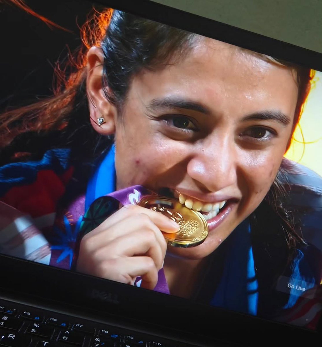 majja_ni_life_1's tweet photo. HAPPY BIRTHDAY #SmritiMandhana ❤️
Queen of INDIAN Cricket 🏏
Lucky charm of RCB 🏆
Her calmness , her smile , her Shots , her technique & her thinking put her as Queen 👑
#HBDSM #HBDSmritiMandhana #SM18 https://t.co/3tplROLkeD