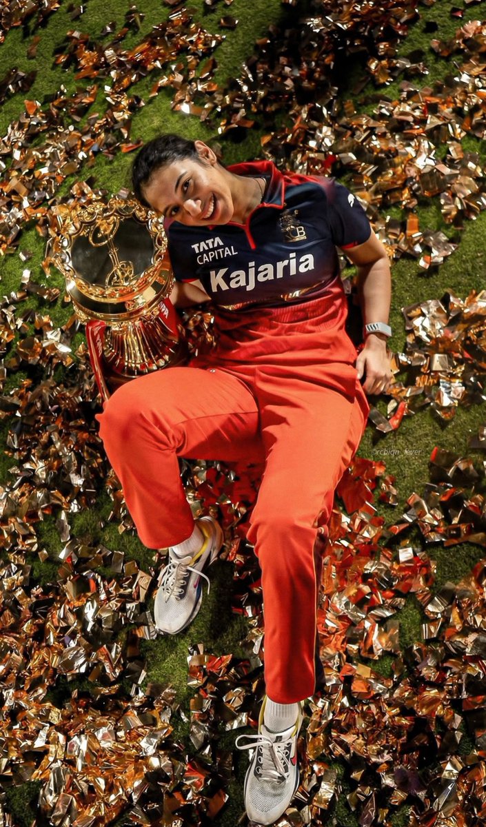 majja_ni_life_1's tweet photo. HAPPY BIRTHDAY #SmritiMandhana ❤️
Queen of INDIAN Cricket 🏏
Lucky charm of RCB 🏆
Her calmness , her smile , her Shots , her technique & her thinking put her as Queen 👑
#HBDSM #HBDSmritiMandhana #SM18 https://t.co/3tplROLkeD