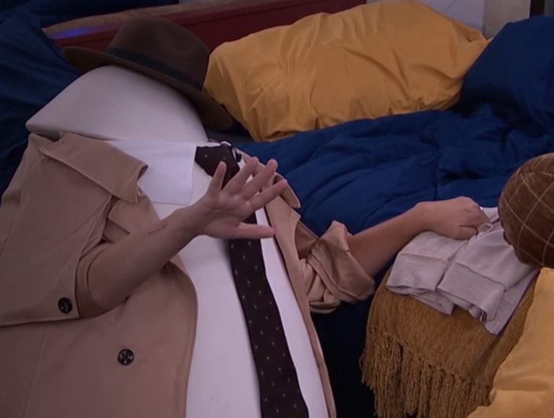 highgoon69's tweet photo. big brother is a game of complex social strategy #bb28 https://t.co/D3DtXLaEHQ