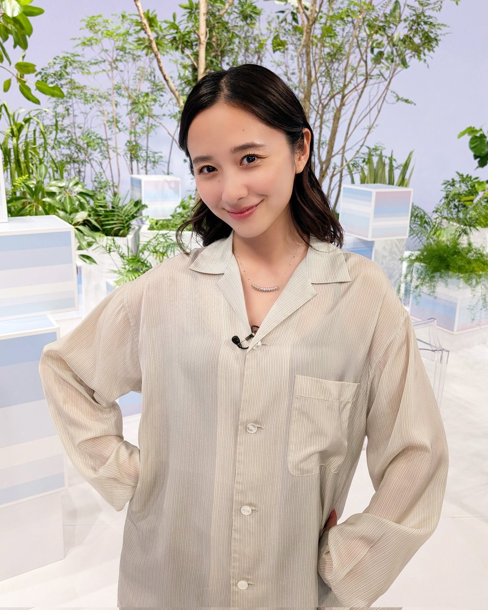 ANOTHERSKY_NTV's tweet photo. #佐藤勝利 さん 回の #堀田真由 さん🌿
ラフな雰囲気のシャツに合わせたのは、女性らしいTストラップのパンプス✨
シックな色合いもお似合いです☺️✨

そんな衣装の詳細はこちら🔽
シャツ、スカート: #YLEVE
シューズ: #PierreHardy
ネックレス: #Cartier

#アナザースカイ #Pixelで撮影 #ロンドン https://t.co/yedtzWbAve
