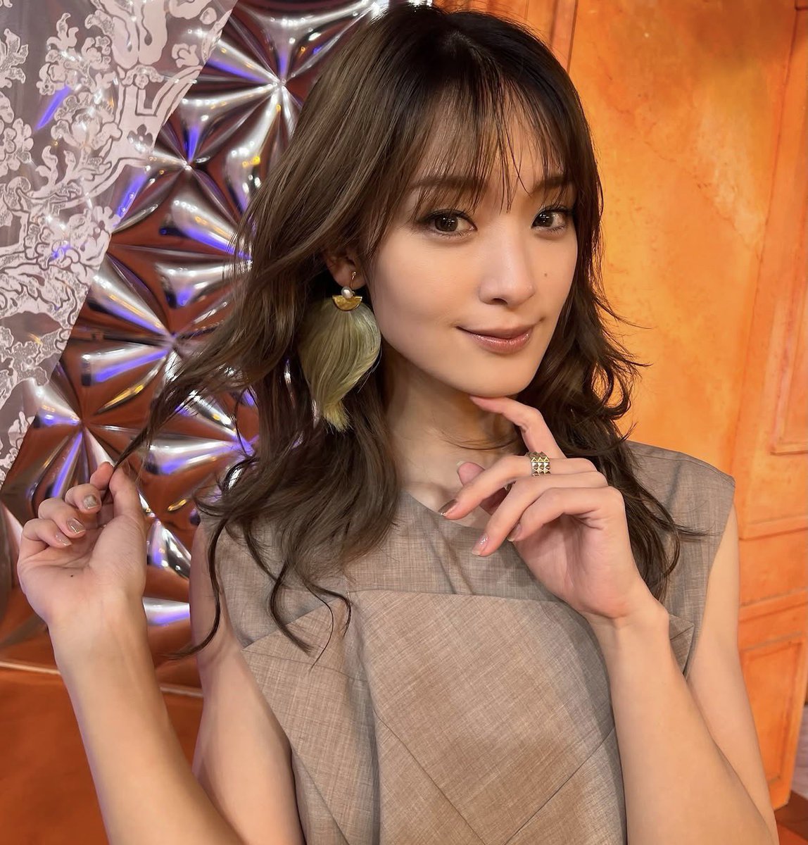 jyuku3150's tweet photo. 剛力彩芽さん、髪の毛長くて明るいとマジ可愛いな https://t.co/viFC2WgMs5