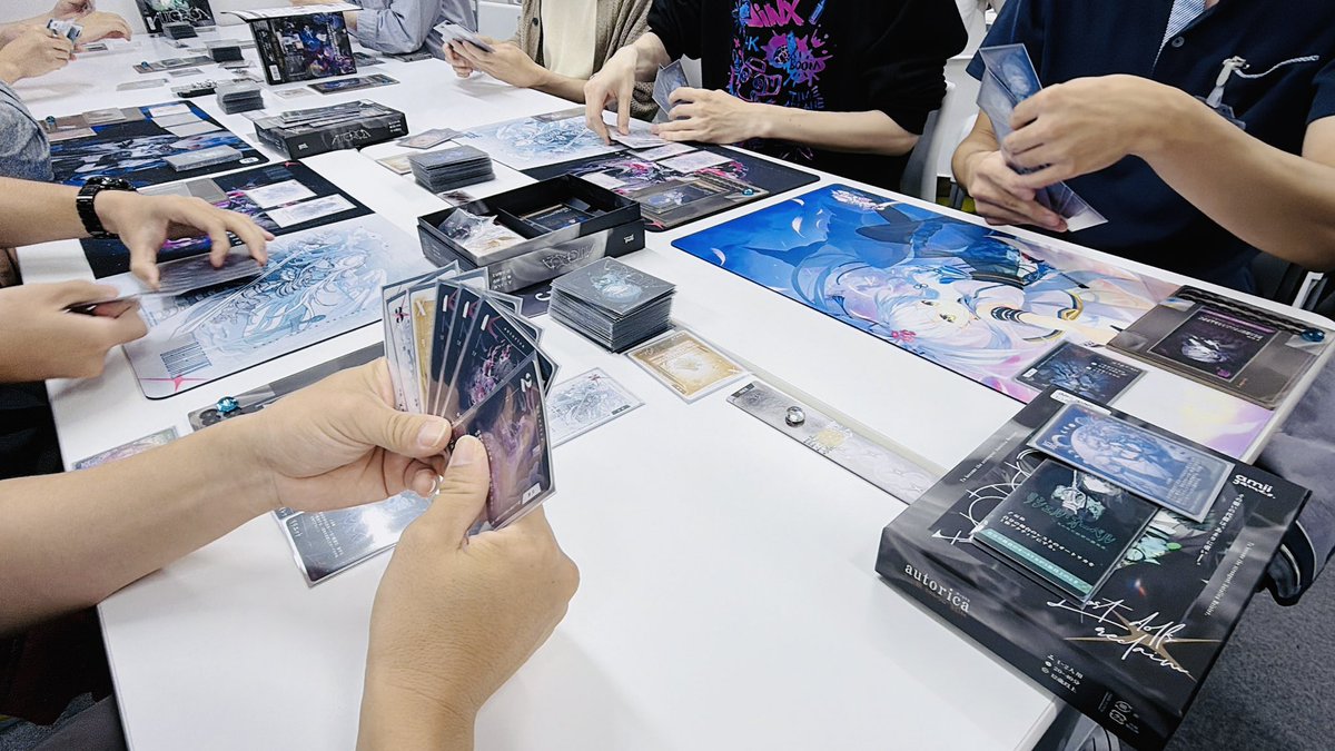 games_amii's tweet photo. 初公式大会、開演しました🌙
32名の最強機士候補の皆さまの熱気で盛り上がっております🔥

また、決勝卓は対戦動画を上げる予定ですので、お楽しみに！ https://t.co/aQfjGdnogg
