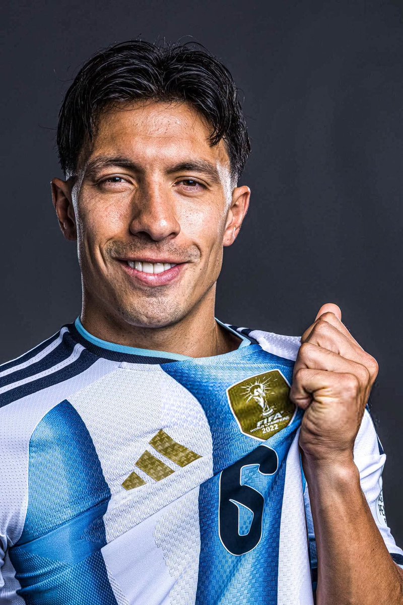 Aki_Kaneto's tweet photo. Hacerme el corte de Lisandro Martinez:

Expectativa // Realidad https://t.co/ywv1DTmge1