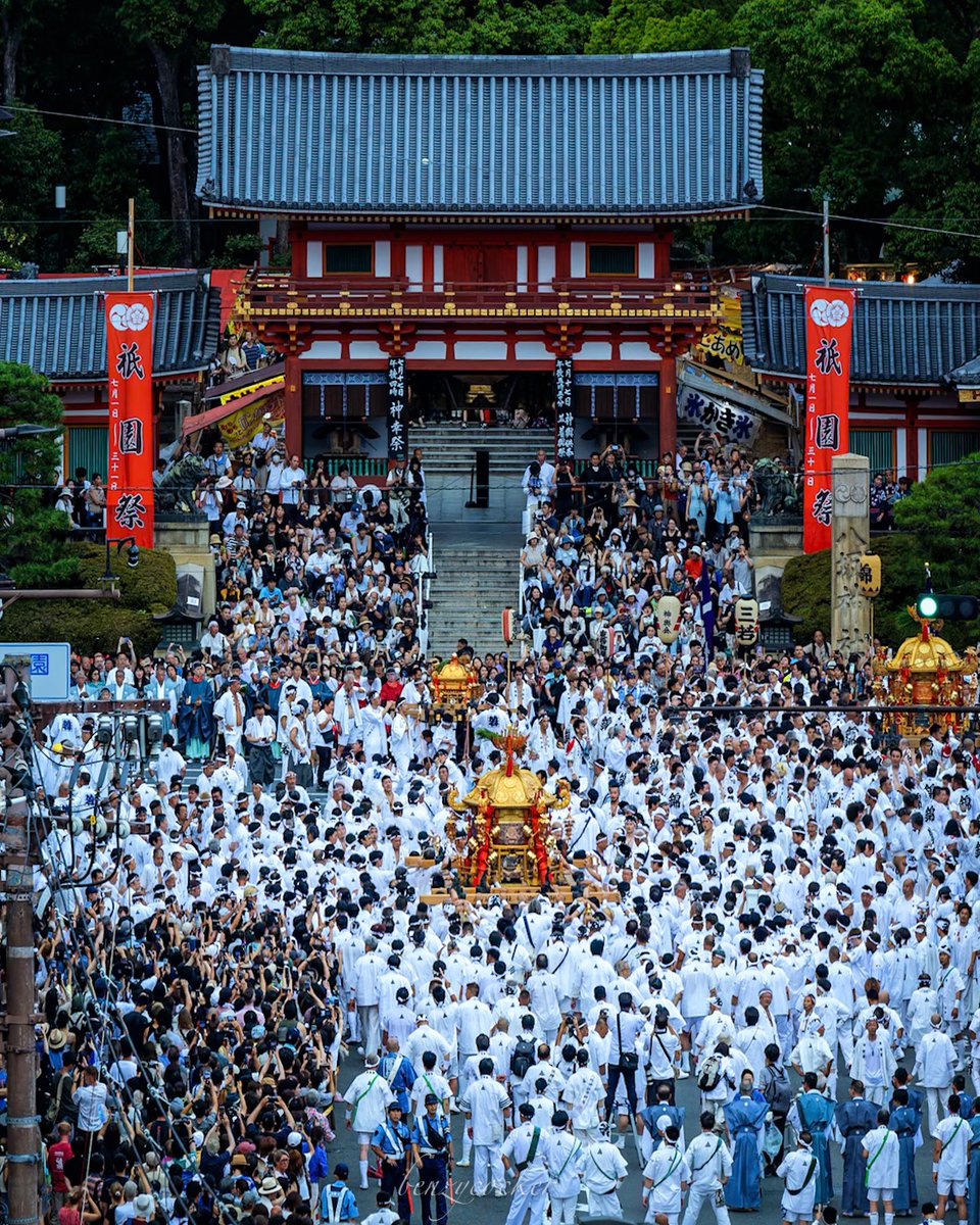 benzycocker's tweet photo. 神が動く、京が震える…
祇園祭 神幸祭。 https://t.co/NRBgdu8LEt