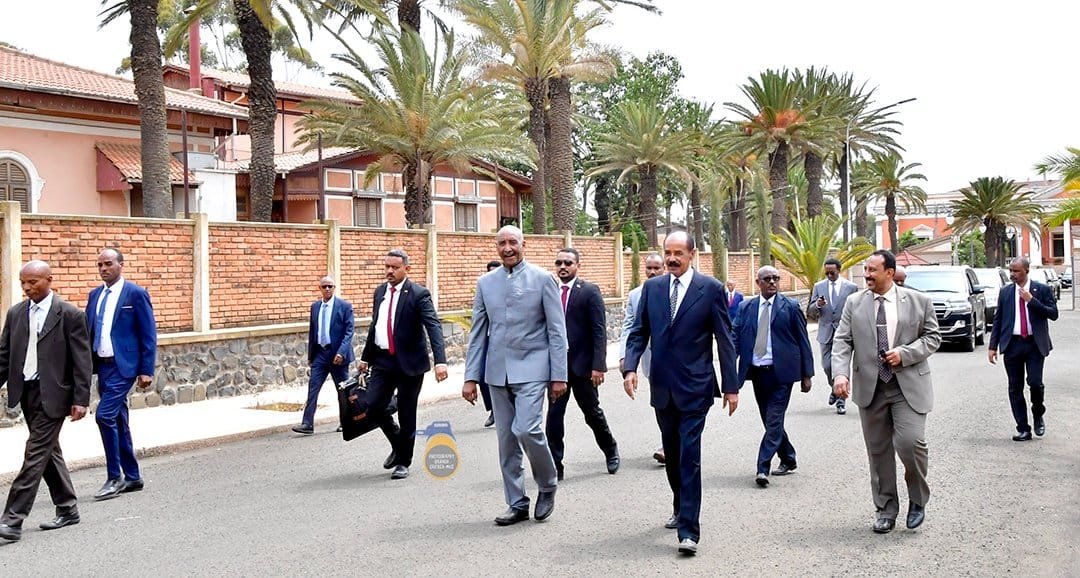 EthioTube's tweet photo. የሱዳኑ መሪ ጄነራል አብዱል ፋታ አልቡርሃን አስመራ መግባታቸው ታውቋል

ለተጨማሪ:
https://t.co/BycqEIeMtd

#Eritrea #Sudan #HornAfrica #EthiopianNews #AmharicNews #EthioTube #Africa https://t.co/OJIKddG5HI