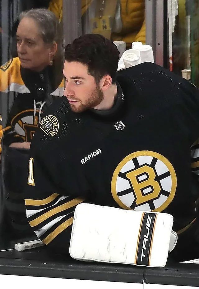 ottersattorney's tweet photo. the extent to which vanillamace looks like jeremy swayman rn is killing me https://t.co/LIynzAUlaa