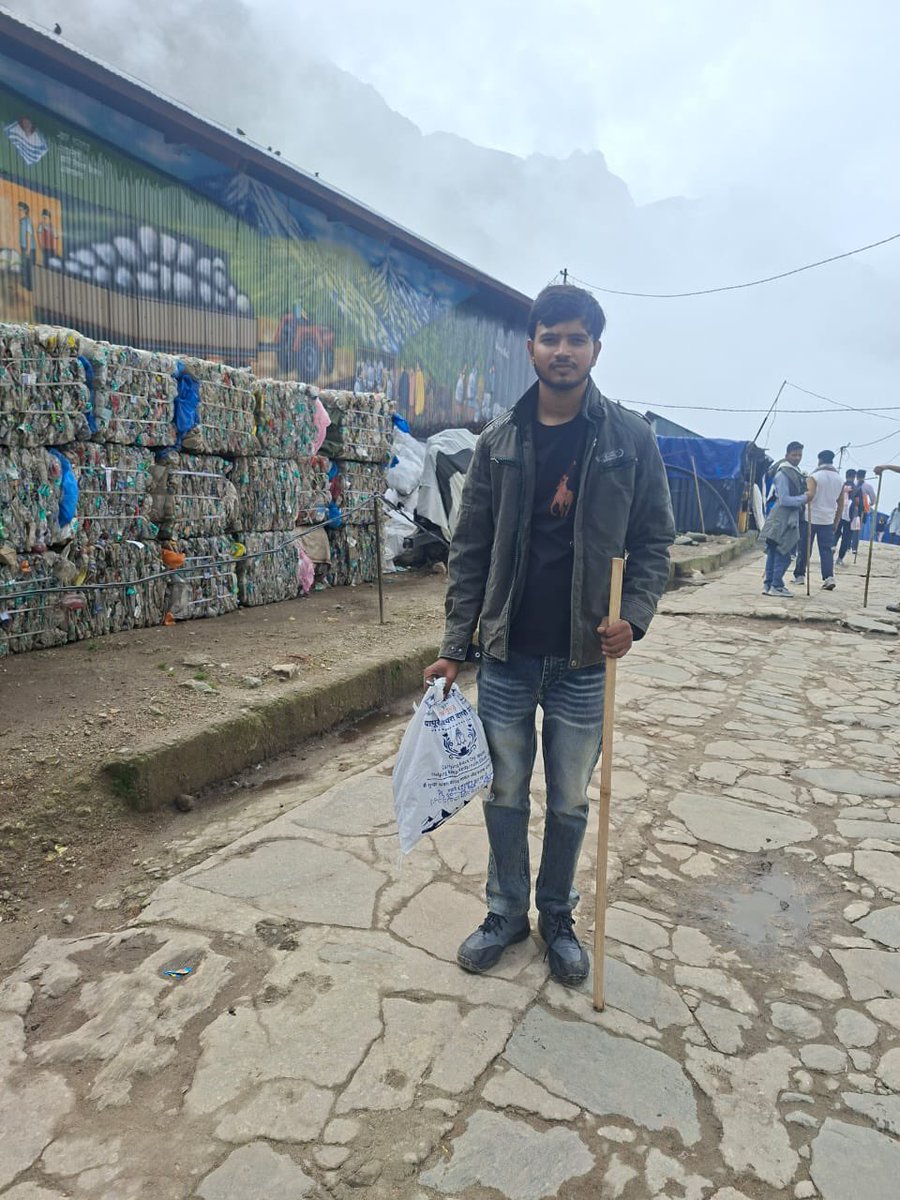 iPradeepSangwan's tweet photo. #CarryMeBack at Shri Kedar dham
6.25 tons in 46 days
2916 pilgrims participated so far
A yatra satisfying every stakeholder
Carry your waste with you wherever you are, least one can do 💚☘️
#HealingHimalayas https://t.co/WdBojaL28d