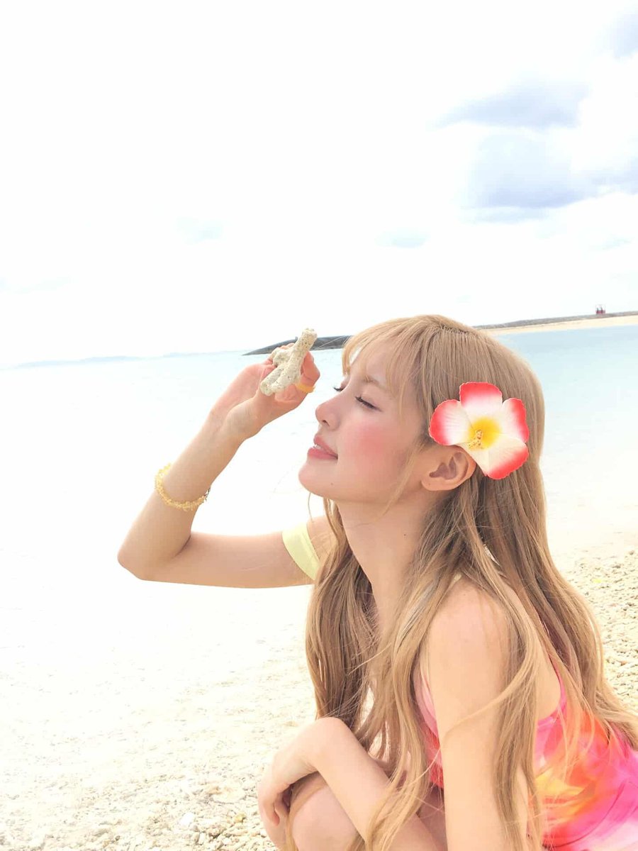 yuaharram's tweet photo. {여름이다아! .. } 🫧🐚 https://t.co/sdwYP0NTfg