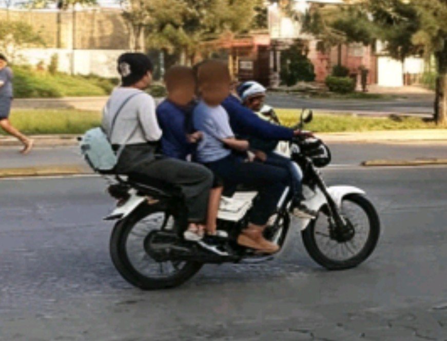 Hechizero_38's tweet photo. @pepechedrauimx Ayúdame a entender los criterios de los elementos de @SSC_Pue , con unos bien bravos y a otros los dejan exponer a sus familiares sin problema...¿Que está pasando en Puebla? ❌ https://t.co/rFWnllLcBO
