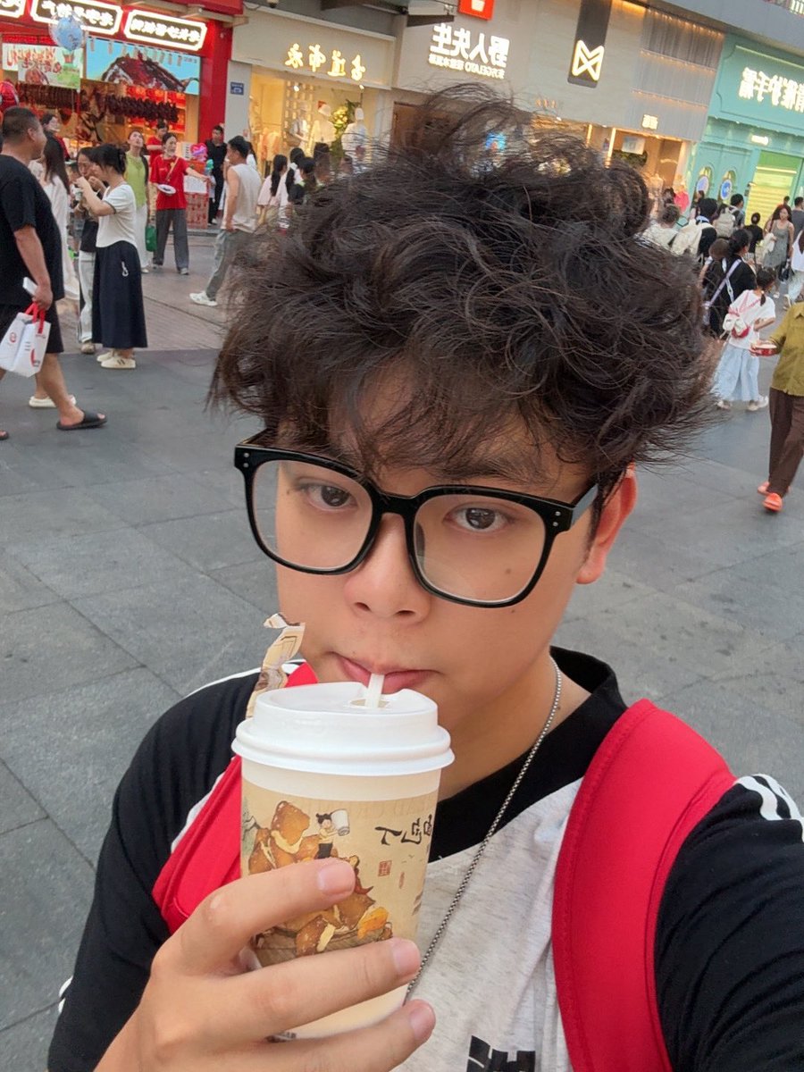 chend7er's tweet photo. 哈哈有没有一起去广州的gay吧 park club
#男大 #1s https://t.co/qGwv8P5N6B