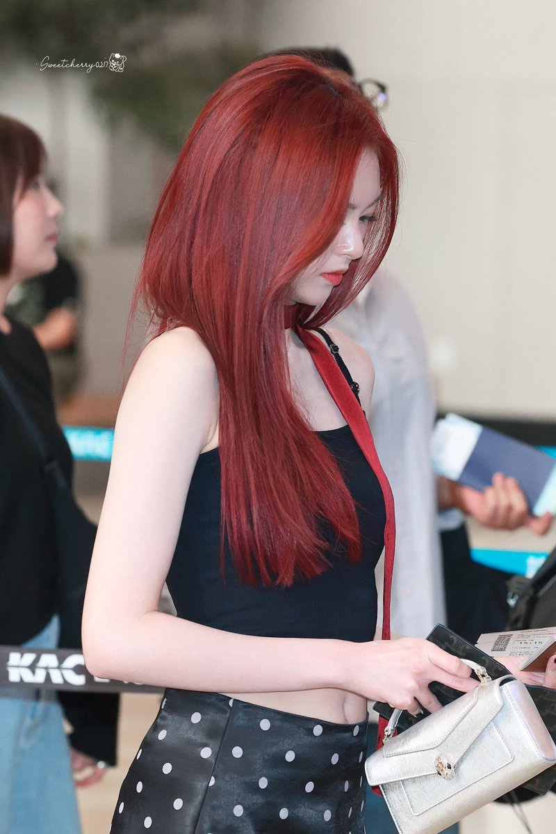 chiqiricha's tweet photo. You have no idea how much i love this color. https://t.co/nUs9wa7gY9