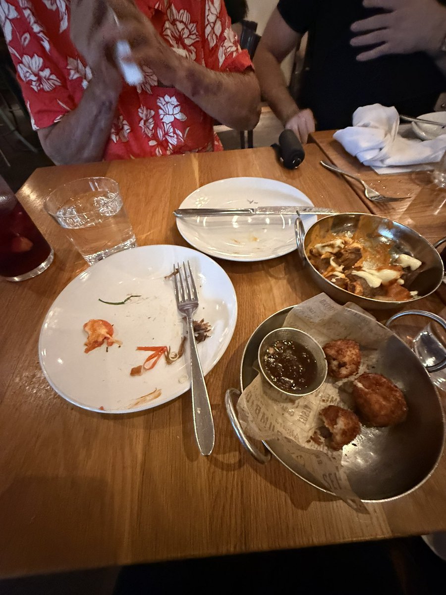 nectarpickle's tweet photo. RUBS MY BELLY https://t.co/TICQlXtmGO