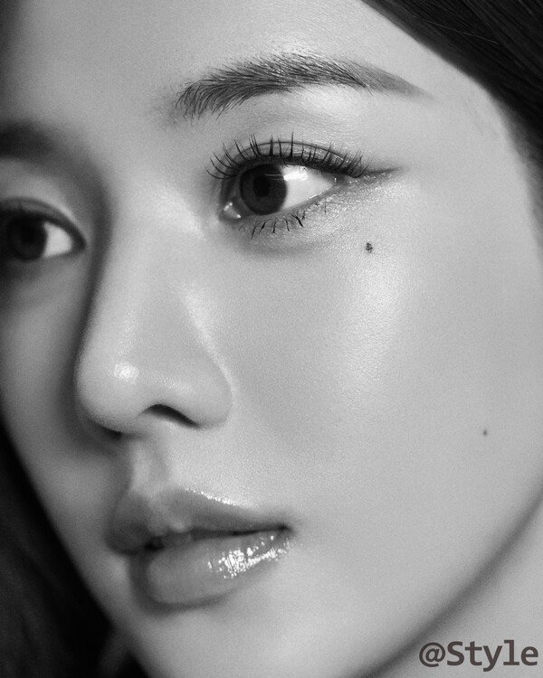 KEB_INTL's tweet photo. [📰] 260718 Kwon Eunbi for @ Style Magazine

Kwon Eunbi: "It's already my 11th anniversary since debut, I've come this far with the sole desire to do well."

Read her interview here:
🔗 https://t.co/QILb66ptYK

@kwoneunbi_offcl 
#KWONEUNBI #권은비 https://t.co/uX0Qm2hWmR