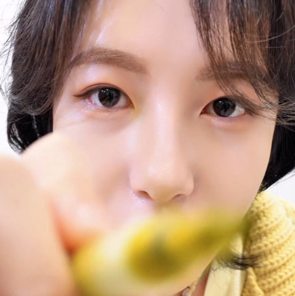 milkttalgistory's tweet photo. his pretty eyes and that perfect eyeliner, ughhh 😭 https://t.co/fwQs7WIHF2