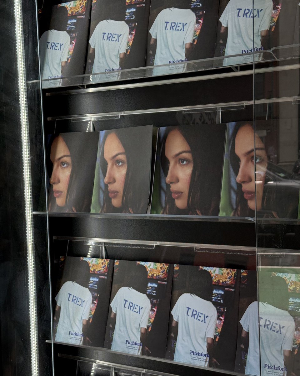 LiviesHQ's tweet photo. get your very own copy of olivia’s @pitchfork zine while supplies last!! 

available at:
🩷 casa magazines - 22 8th avenue, new york, ny 10014
🩷 iconic magazines - 238 lafayette st new york, ny 10012
🩷 online - https://t.co/wO1szVyEmS https://t.co/NS17nlDNgR