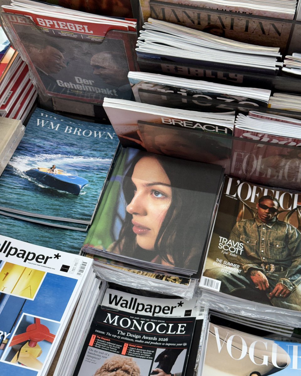 LiviesHQ's tweet photo. get your very own copy of olivia’s @pitchfork zine while supplies last!! 

available at:
🩷 casa magazines - 22 8th avenue, new york, ny 10014
🩷 iconic magazines - 238 lafayette st new york, ny 10012
🩷 online - https://t.co/wO1szVyEmS https://t.co/NS17nlDNgR