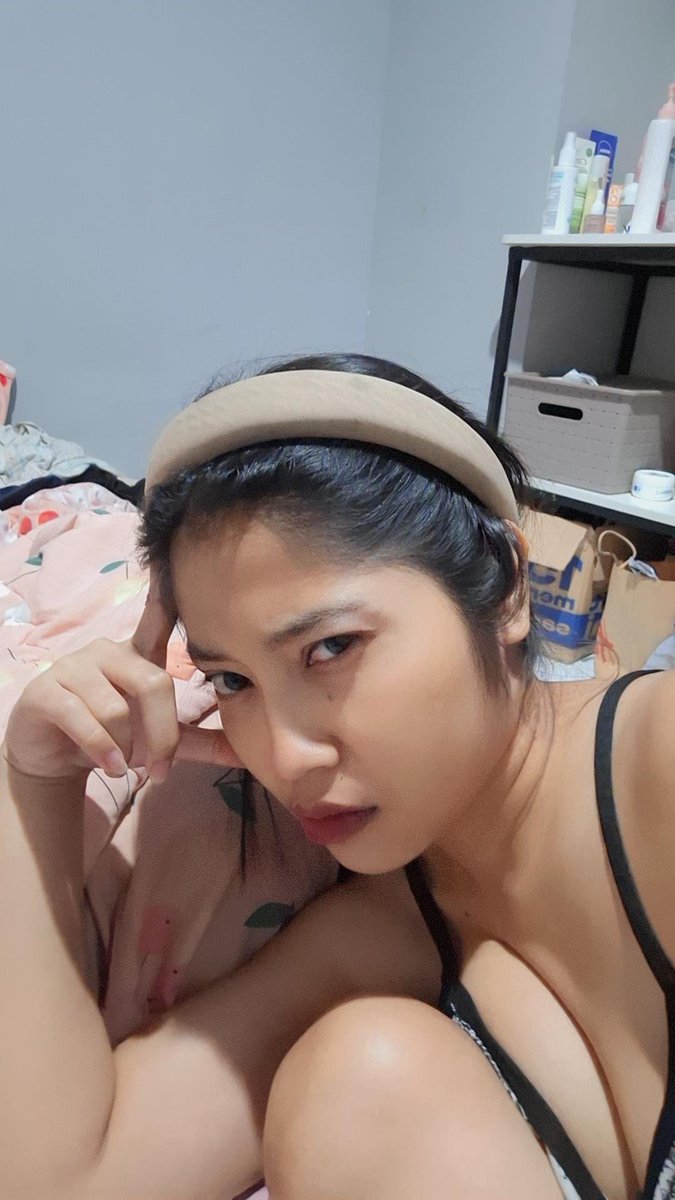firman1941477's tweet photo. Ajg kagt ga nyangka aja adik sendri pas liat galery fotonya kaya gini, padahal masih SMP udah kaya slave kayaknya di ajarin pacarnya https://t.co/NhggMcuU6C