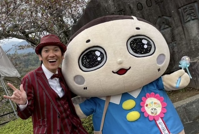mon_to_san's tweet photo. うんっ　こさめも　ぱらぱら　くもりっぴ
おっはよー
これから　はれそーな　おそらだけど　おはなや　きには　いーかんじー

さくらの　きせつぶりの　おにーさんとの　かんどーの
さいかいっ　

いしいふぇす　みんな　みんな　いっぱい　
おたのしみにー(*^◯^*)

#いしいフェス　#土曜日 https://t.co/StoYpPwRp4