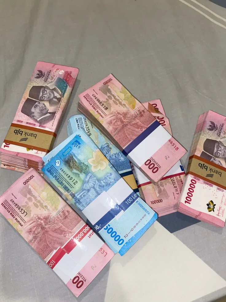 stlovve's tweet photo. morning! saatnya manifest punya uang banyak sampe bisa kebeli semua apa yang kita mau + bisa nabung juga, aamiin. https://t.co/kUn5DKYT3r