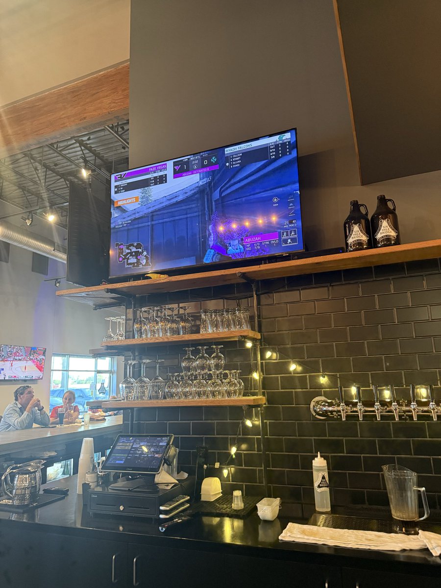 sherronlynn8's tweet photo. last weekend of @CODLeague at the brewery 🩵 https://t.co/JxnDf4lJPm