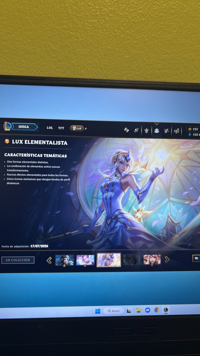 cam_ttWeb's tweet photo. Da Fuck para que me dan esta skin y ni la ocupo 🤨 https://t.co/HIuf1S1E44