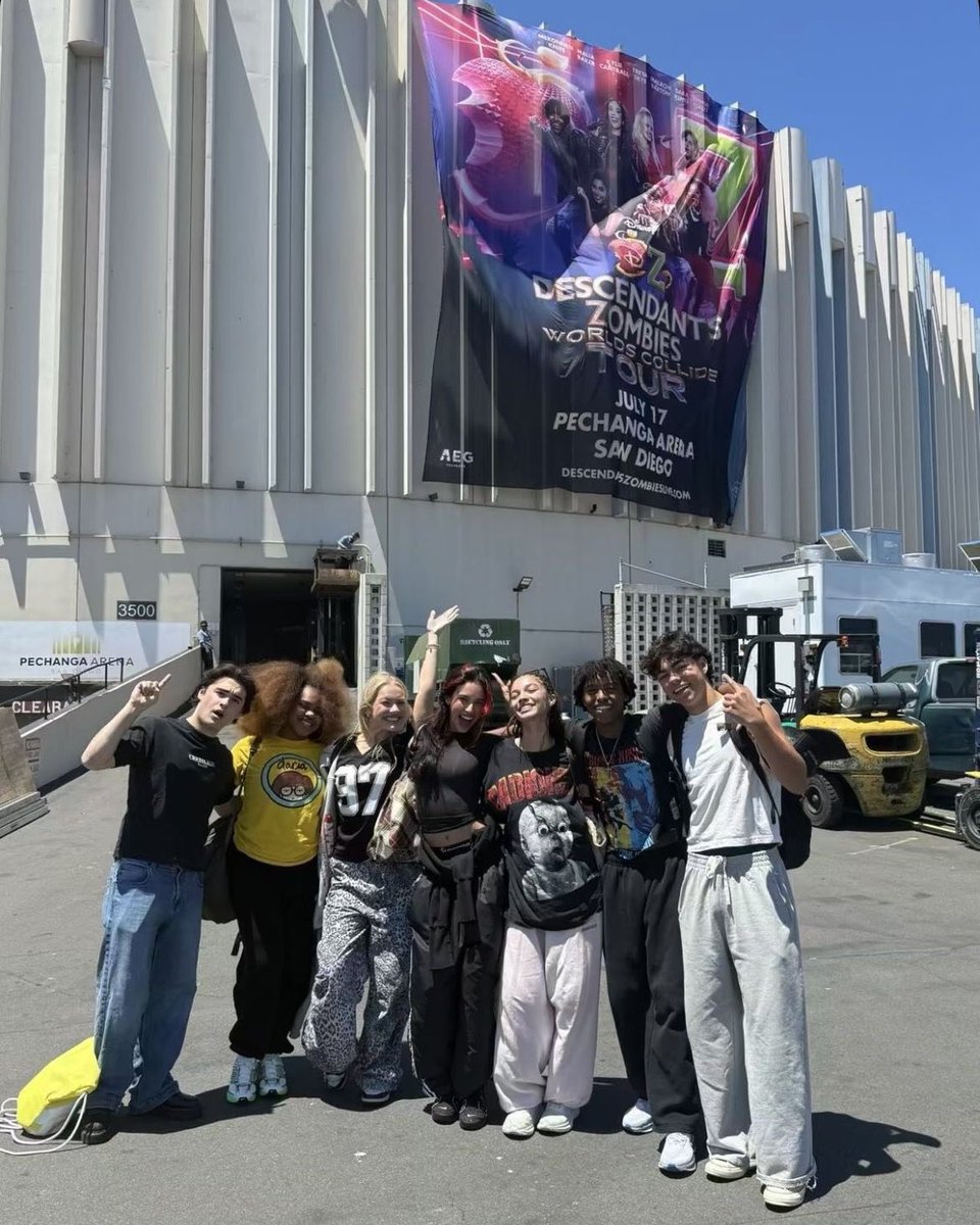 ZombiesDCOM's tweet photo. An era to remember!

The Descendants/ZOMBIES: Worlds Collide Tour kicked off with its first date one year ago today 🥹 https://t.co/RJqHXHbqlf