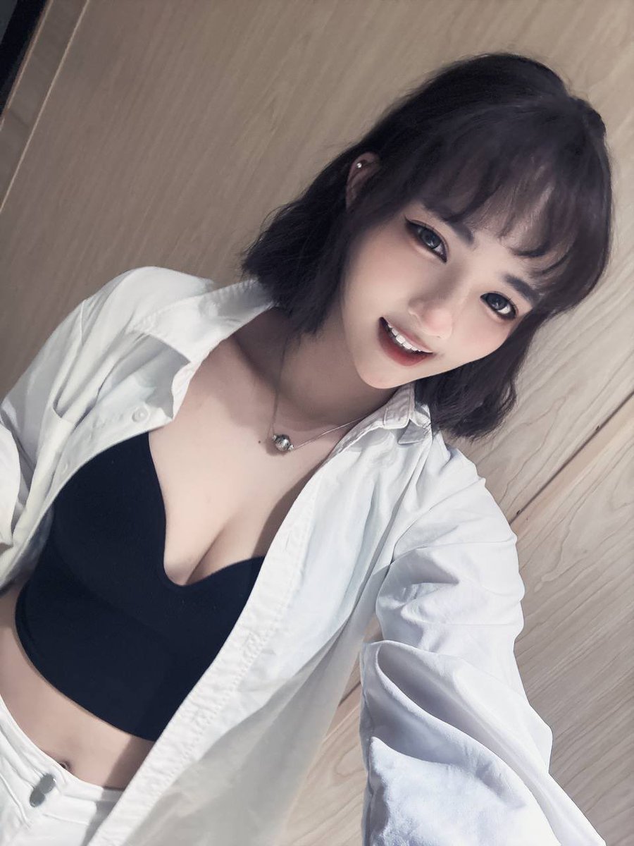 lei22206's tweet photo. 換了帳號 
發現流量有好一點
看來不是我長太差
或是內容太爛
純粹是我帳號不夠幸運
#腰酸背痛 #微肉女孩 #工作室 https://t.co/YHfpkTnqKW