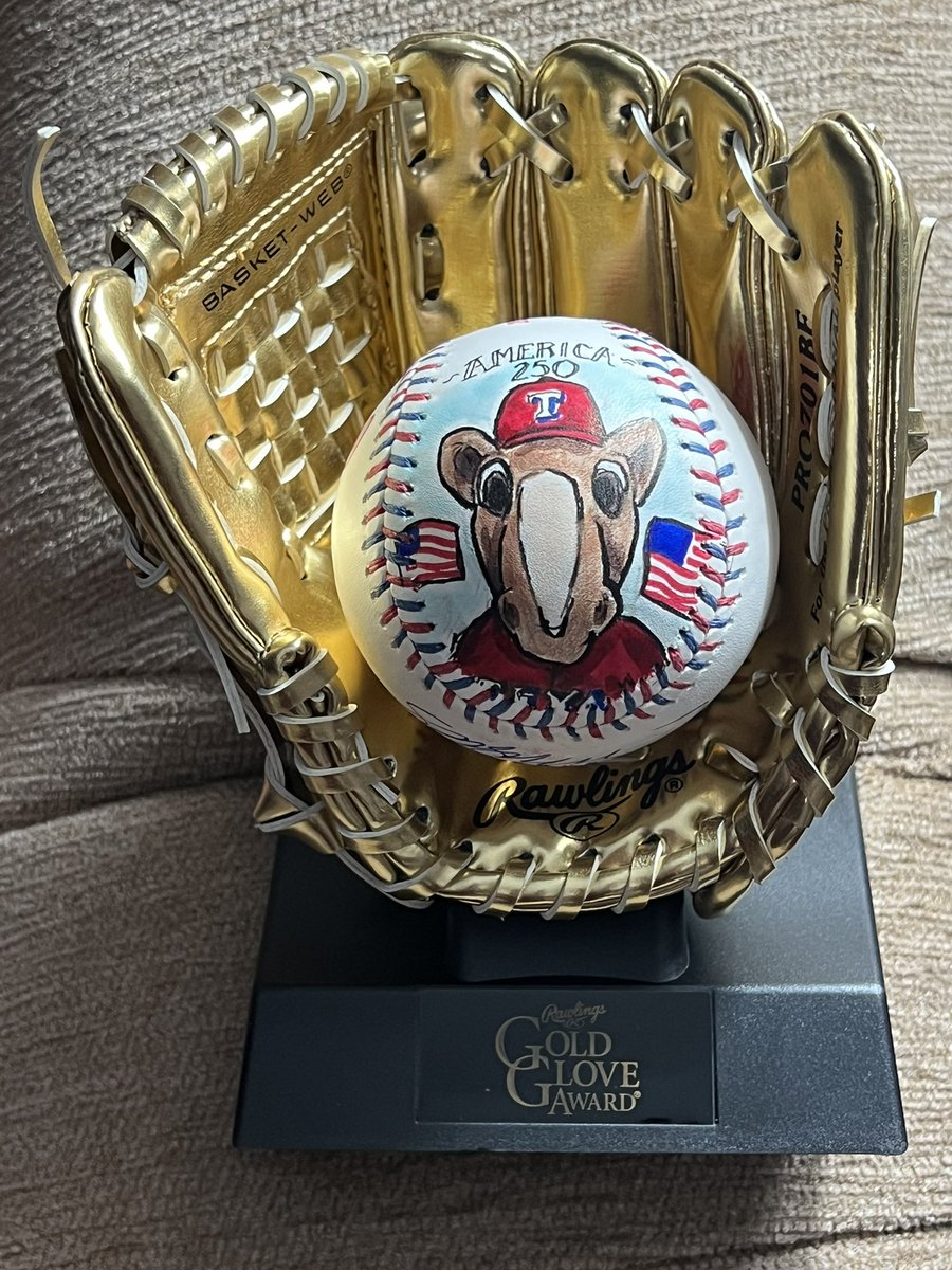 carlyn_k_scott's tweet photo. @PootPoot 🙌🏻 Thank U four our 2nd Awesome Amazing Rangers Captain ❤️⚾️💙 #HappyBirthdayAmerica250#AllStarWeek2026 😎 https://t.co/6zriEkbgB6