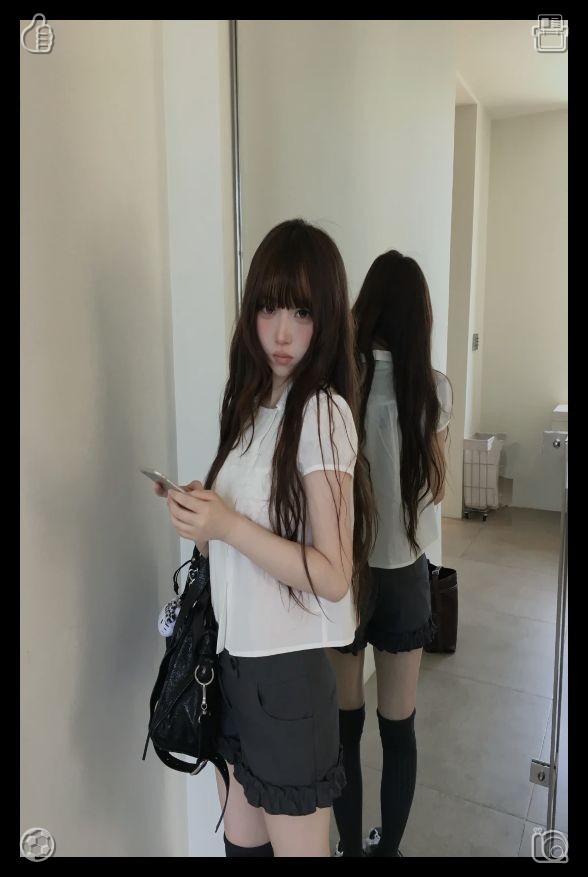 mtputra's tweet photo. 晨间的生产车间：研究计划，纪律严明地开始工作！但这些并非仅仅是道具——它们是困在此地的孩子们的回响，他们的灵魂被束缚在公园中，被迫永恒地重演恐惧，直到诅咒被打破。🏝 https://t.co/3sY1C20UpD