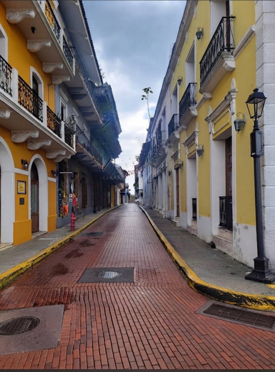 rodpma's tweet photo. 🇵🇦💕📷🎶
Viernes en el Casco y el cuerpo finalmente lo sabe...
Aunque me disfruto el ‘flow’ y la productividad de toda la semana, este día tiene una vibra diferente; es mi desconexión favorita entre calles de piedra.
#CascoAntiguoPanama 🇵🇦
#ciudadpanamá #weekend
#relaxday https://t.co/SCA40YFkMY
