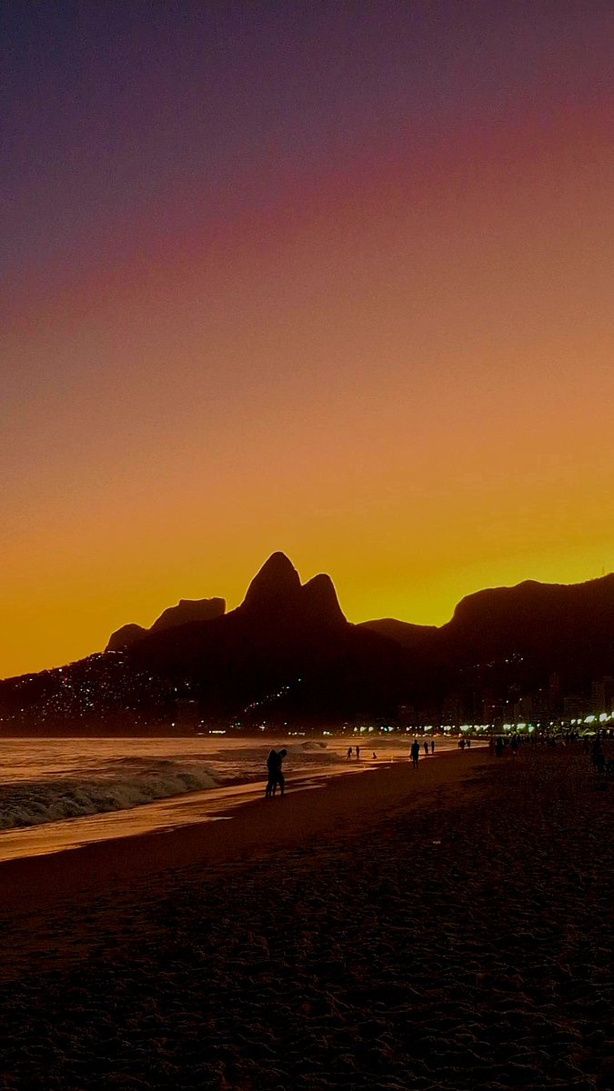 anyefranchini's tweet photo. Fechando o tour de hoje na minha favorita: Ipanema 🤎 https://t.co/QTGH5WUZui