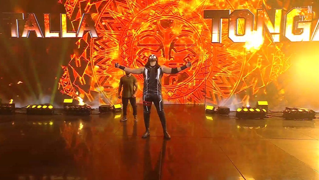 ADPSHOWOFICIAL's tweet photo. 🚨 ¡Se viene la primera lucha de la noche!
Tras derrotar la semana pasada a #TamaTonga, ahora #FinnBalor tendrá un nuevo reto cuando se enfrente a #TallaTonga en un mano a mano.
¿Podrá Balor mantener el impulso o Talla Tonga cobrará revancha por su familia?
#smackdown #adpshow #summerslam