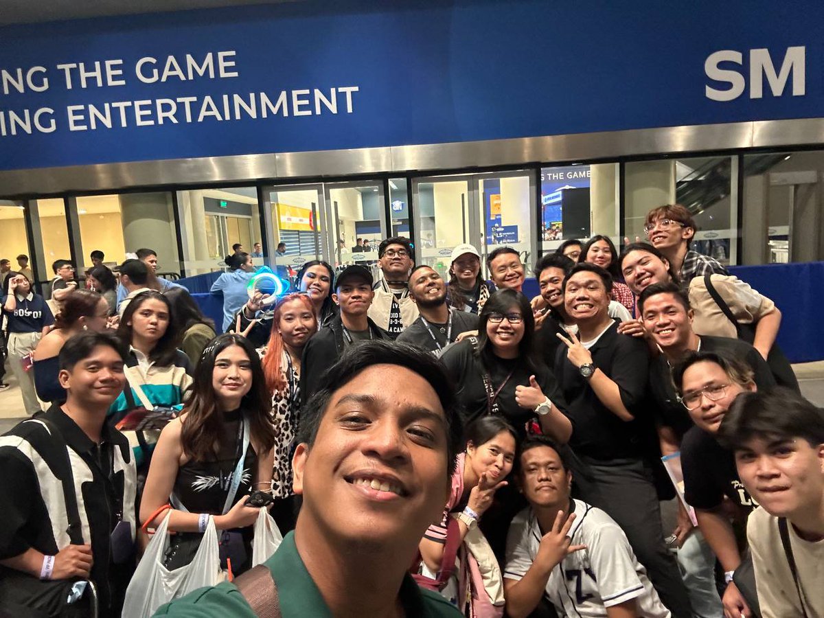 unwantedRory's tweet photo. At dahil one week na ang PCD namin.

First time makapasok sa MOA Arena, first time ding mapanood ITZY, at first time ding mapaos nang sobrang lala!

Salamat sa buhay niyo, ITZY!!
Balik kayo!

#ITZY_TunnelVision
#AllInUs https://t.co/ySnOU73wSA