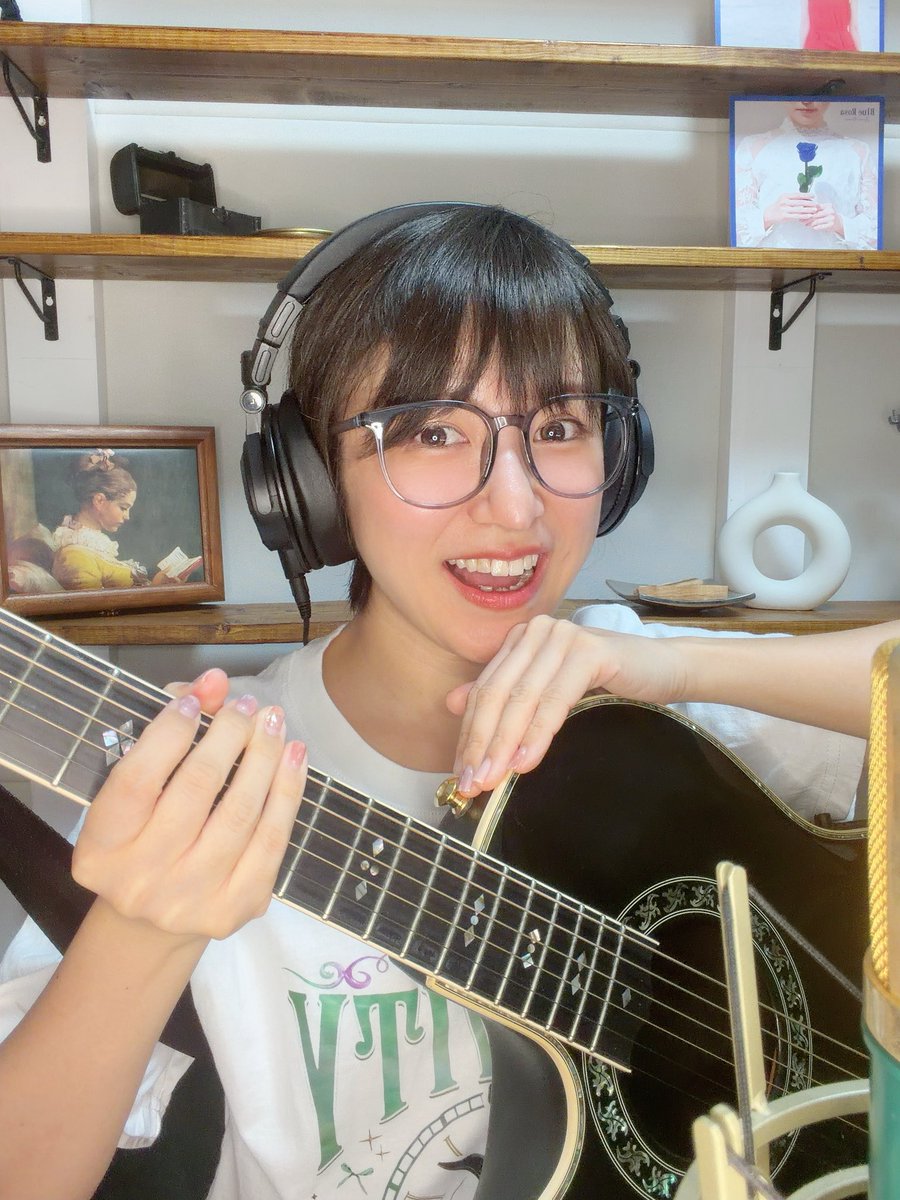 Kamizonosayaka's tweet photo. おはようございます😃
今日はママの誕生日（おめでとー！）
そして渋谷でライブです🎙️

神園さやかは16:55〜トリの出演となります！！蒸し暑くなると思うので、
暑さ対策＆水分補給しっかりでね♡
会えるの楽しみにしてるーー♪

バースデーワンマンまで
あと【８日】！！！！！ https://t.co/URVYbIwQE5